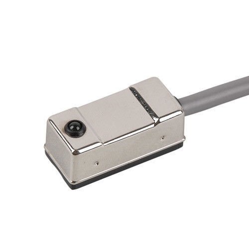 Beskontaktni prekidač XC-21R5-220